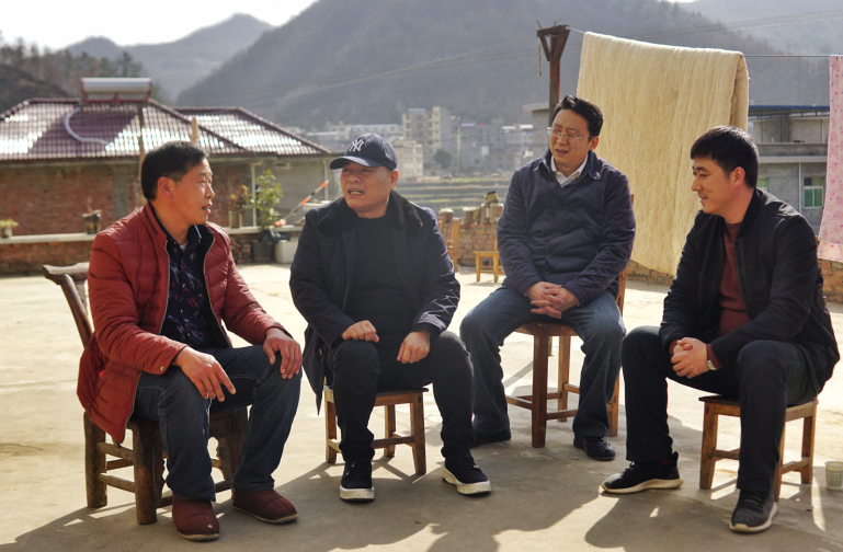 lewin乐玩官网集团组织慰问旬阳县双河镇穷困村民