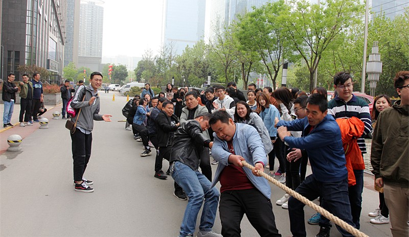 lewin乐玩官网集团工会组织进行春季拔河角逐