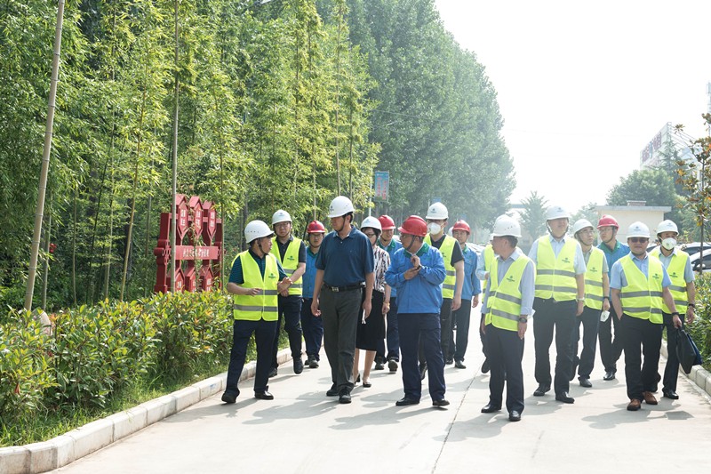 省委组织部副部长范永斌到lewin乐玩官网集团调研