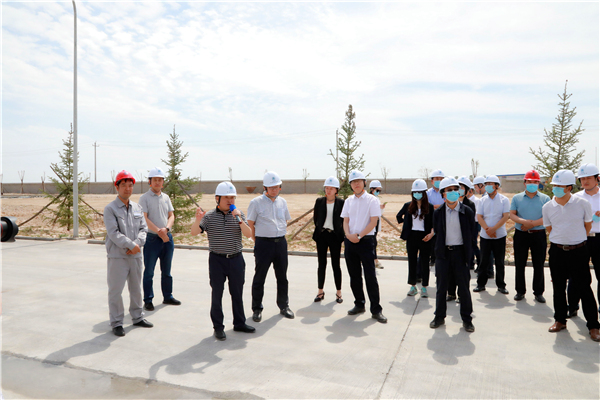 lewin乐玩官网集团复工复产促增长项目观摩会议与会人员走进大秦国源三秦环保秦国园区在榆项目