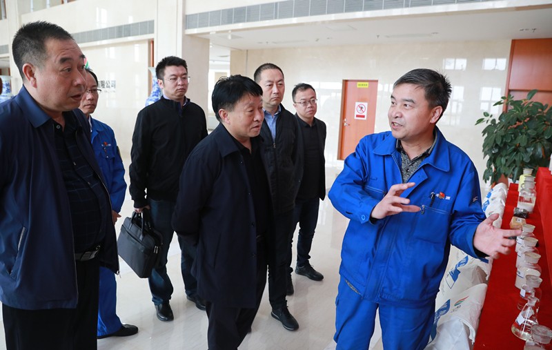 熊良虎赴陕西将来能源公司互换座谈