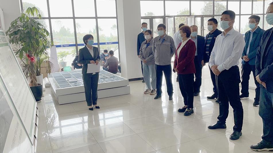 西安市人大常委会环境；し刹槌诙查抄组到水环境公司白鹿原水生态中心调研