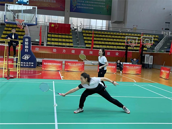 lewin乐玩官网集团代表队参与“陕西能化地质杯”职工羽毛球赛