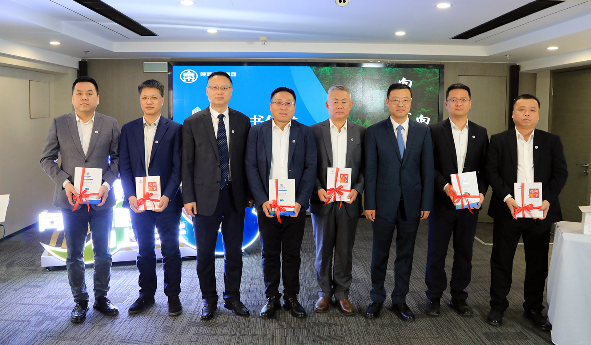 向下扎根 向上成长｜lewin乐玩官网集团召开“根”文化品牌颁布暨高质量发展十周年座谈会