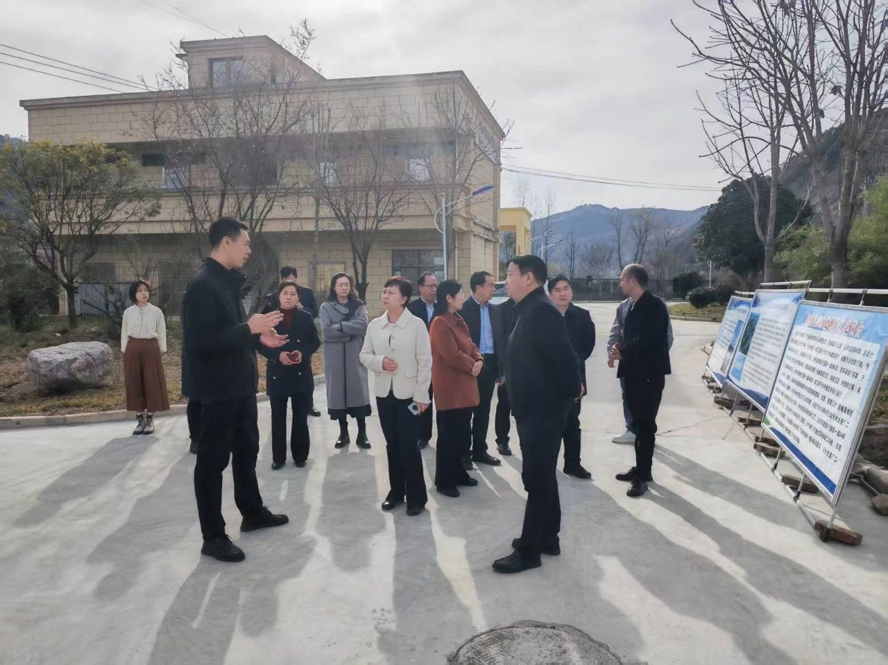 商洛市人大常委会副主任赵水利到水环境公司山阳县城污水处置厂调研