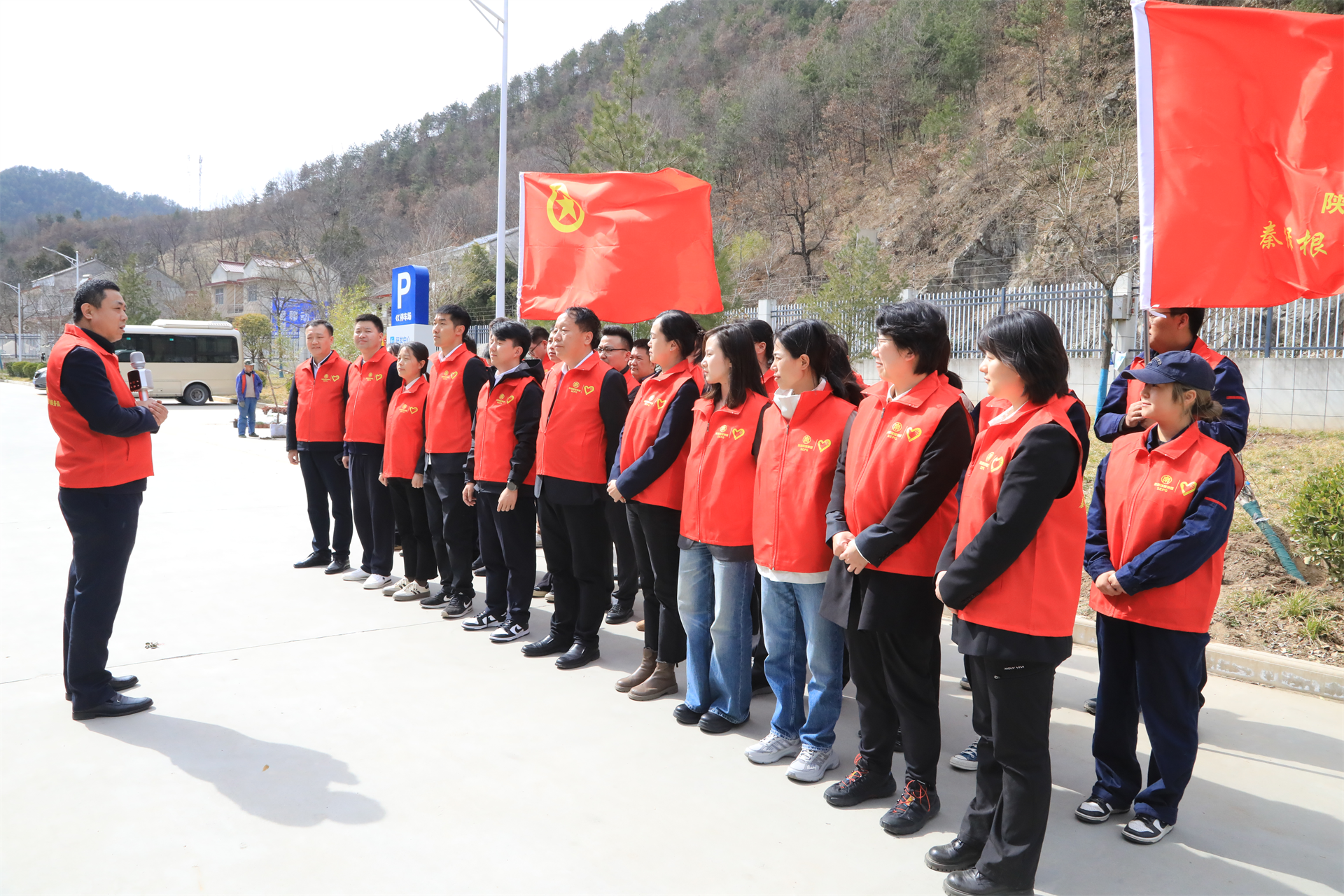 根系青春·植此青绿｜lewin乐玩官网集团团委发展使命植树自愿活动